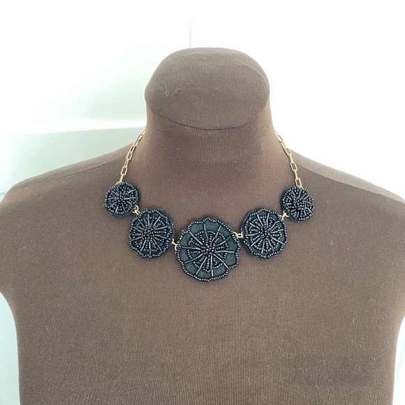 Nine West Beaded Black Flower Necklace Choker - Picture 3 of 6